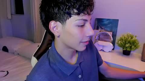 Phil.   INDEPENDENT MODEL online show from 10-14-25, 05:41