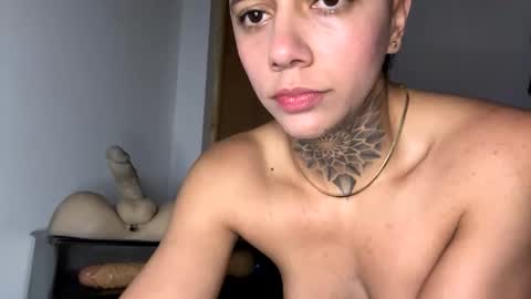 Snapshot of phillip_brownn chatting on 10-05-25, 12:25 PHILLIP online show from 10-05-25, 12:25