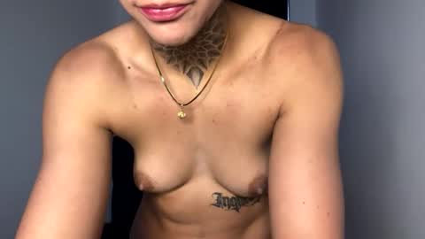 Snapshot of phillip_brownn chatting on 10-10-25, 11:09 PHILLIP online show from 10-10-25, 11:09