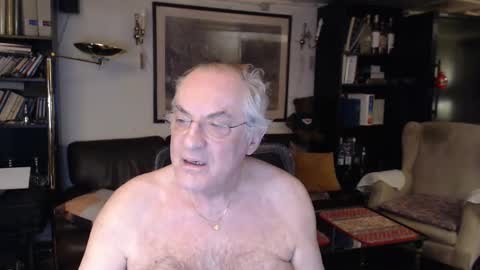 Snapshot of philoumis2 chatting on 12-02-24, 04:31 Philippe online show from 12-02-24, 04:31