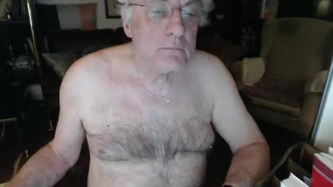 Snapshot of philoumis2 chatting on 01-07-25, 12:03 Philippe online show from 01-07-25, 12:03