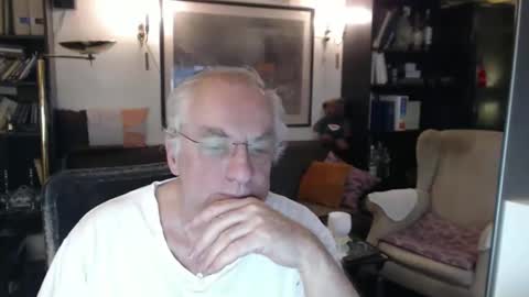 Snapshot of philoumis2 chatting on 01-07-25, 09:25 Philippe online show from 01-07-25, 09:25