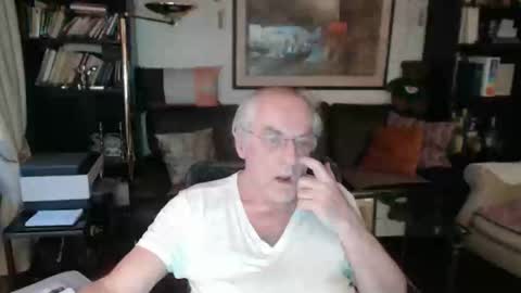 Snapshot of philoumis2 chatting on 02-22-25, 05:13 Philippe online show from 02-22-25, 05:13