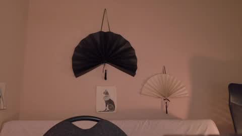 Snapshot of phoenixx_x chatting on 04-21-26, 01:42 phoenixx_x online show from 04-21-26, 01:42