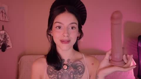 Snapshot of phoenixx_x chatting on 06-10-26, 12:15 phoenixx_x online show from 06-10-26, 12:15