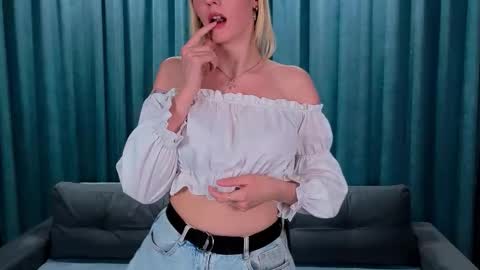 Snapshot of phyllisprice chatting on 03-04-26, 03:51 Anna online show from 03-04-26, 03:51