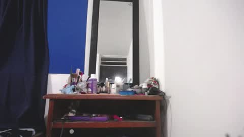 Snapshot of pia_alonzo30 chatting on 05-13-26, 11:22 izzy online show from 05-13-26, 11:22