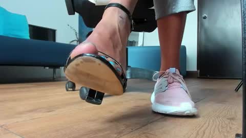    Special Couple Show - WELCOME TO XMAS   5 and 6 December  - 2 at 8 pm COL hour online show from 09-09-25, 07:35