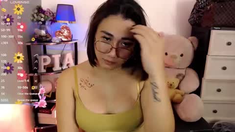 Pia online show from 01-31-25, 04:17