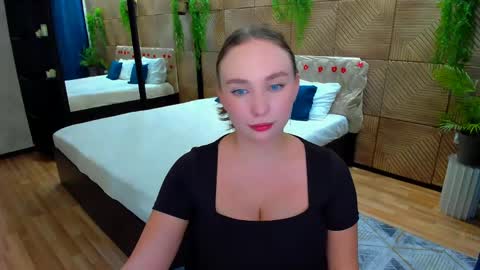 Emelie online show from 04-17-26, 10:51