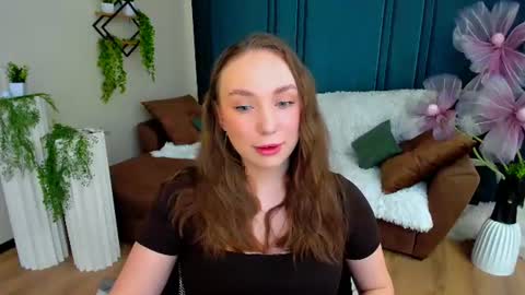 Emelie online show from 06-13-26, 07:39