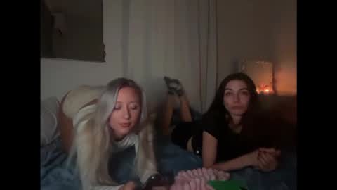 Snapshot of pieperx chatting on 11-11-25, 11:16 piper online show from 11-11-25, 11:16