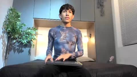 Snapshot of pierre_leroy_ chatting on 07-19-26, 03:43 Pierre Leroy online show from 07-19-26, 03:43