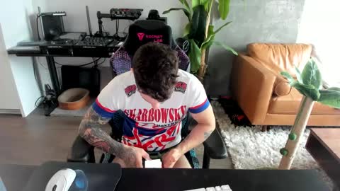 Snapshot of pierrefitch chatting on 02-25-25, 08:30 Pierre Fitch online show from 02-25-25, 08:30