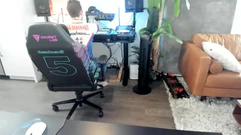 Snapshot of pierrefitch chatting on 03-01-25, 10:53 Pierre Fitch online show from 03-01-25, 10:53