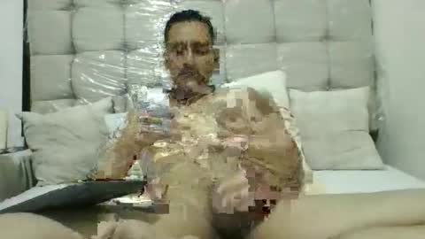 Snapshot of pieslatinos chatting on 12-24-24, 03:49 pieslatinos online show from 12-24-24, 03:49