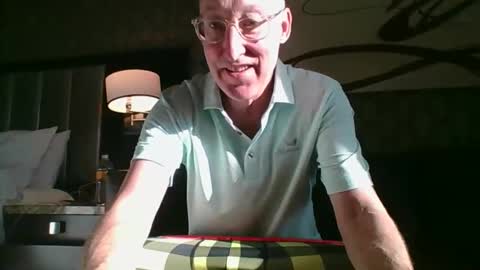 Snapshot of piethomas chatting on 11-09-25, 04:16 PieSunshine online show from 11-09-25, 04:16