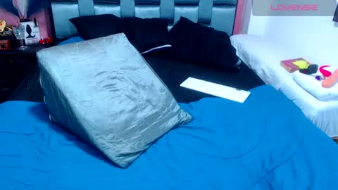 Snapshot of piggy_eddy chatting on 12-11-24, 01:15  Eddy Brock... Its a pleasure to talk to...  online show from 12-11-24, 01:15