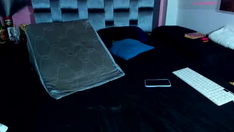 Snapshot of piggy_eddy chatting on 01-10-25, 03:18  Eddy Brock... Its a pleasure to talk to...  online show from 01-10-25, 03:18