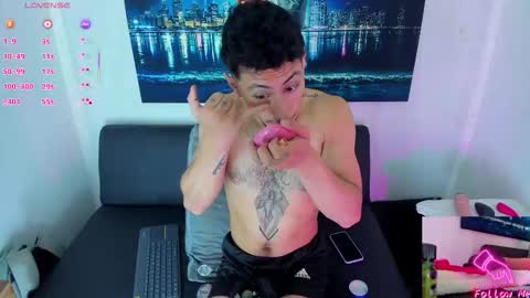 Snapshot of piggy_eddy chatting on 10-13-25, 04:56  Eddy Brock... Its a pleasure to talk to...  online show from 10-13-25, 04:56