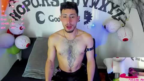 Snapshot of piggy_eddy chatting on 10-21-25, 04:35  Eddy Brock... Its a pleasure to talk to...  online show from 10-21-25, 04:35