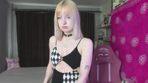 Snapshot of piginnya chatting on 09-17-25, 09:11 piginnya online show from 09-17-25, 09:11