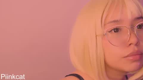 Snapshot of piinkcat chatting on 03-05-25, 08:32 Emi online show from 03-05-25, 08:32