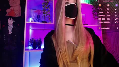 Snapshot of pika_pikaa chatting on 01-11-25, 12:33 Sonya online show from 01-11-25, 12:33