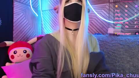 Snapshot of pika_pikaa chatting on 09-26-25, 10:36 Sonya online show from 09-26-25, 10:36