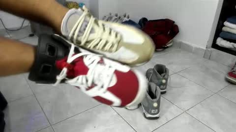 pikoro_gomez online show from 12-18-25, 01:11