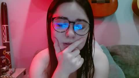 Snapshot of pillogoddess chatting on 10-26-25, 09:37 PilloGoddess online show from 10-26-25, 09:37