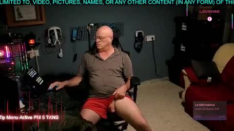 Snapshot of pilot_dave_69 chatting on 11-09-25, 05:28 Dave online show from 11-09-25, 05:28