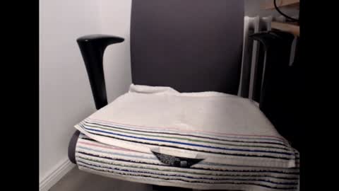 Snapshot of pimmel10 chatting on 12-15-24, 04:37 pimmel10 online show from 12-15-24, 04:37