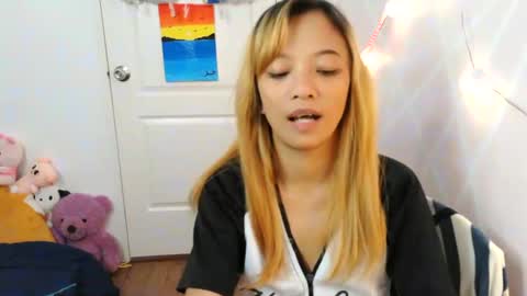 pinay beauty14 online show from 02-01-25, 12:40