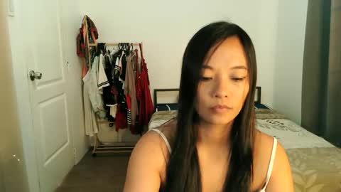 Snapshot of pinay_beauty14 chatting on 05-12-26, 10:51 pinay beauty14 online show from 05-12-26, 10:51