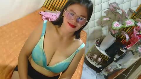 Snapshot of pinay_flor chatting on 05-29-26, 08:45 IM FLOR online show from 05-29-26, 08:45