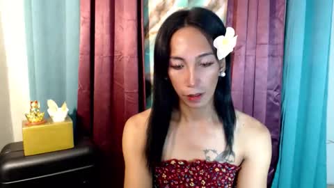 Snapshot of pinay_lucy chatting on 10-24-25, 02:41 lucyLove online show from 10-24-25, 02:41