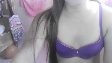 Snapshot of pinay_morena123 chatting on 11-16-25, 03:45 Perena online show from 11-16-25, 03:45