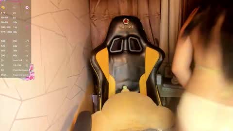 Snapshot of pinaycandice chatting on 09-25-25, 07:45 pinaycandice online show from 09-25-25, 07:45