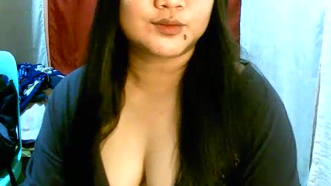 Snapshot of pinayjona chatting on 10-29-25, 10:06 pinayjona online show from 10-29-25, 10:06