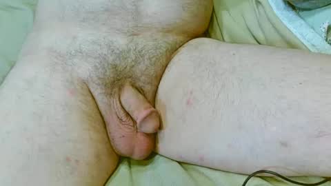 Snapshot of pinewoodman chatting on 10-11-25, 06:34 pinewoodman online show from 10-11-25, 06:34