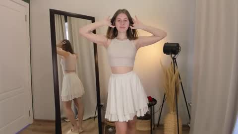 Snapshot of pink_muse chatting on 09-24-25, 01:36 Muse online show from 09-24-25, 01:36