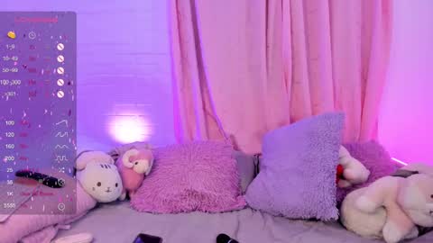 Snapshot of pink_quarz chatting on 12-07-24, 11:23 KELLY  online show from 12-07-24, 11:23