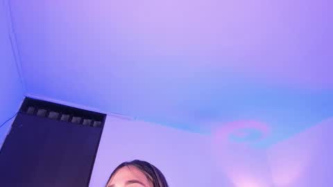 Snapshot of pink_quarz chatting on 09-27-25, 02:05 KELLY  online show from 09-27-25, 02:05