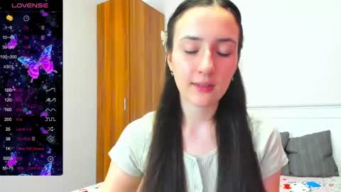 pink_soda33 online show from 07-18-26, 12:04