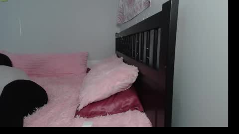 Snapshot of pink_tv chatting on 09-30-25, 07:52 pink_tv online show from 09-30-25, 07:52