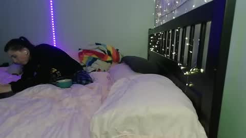 Snapshot of pink_tv chatting on 10-24-25, 01:35 pink_tv online show from 10-24-25, 01:35