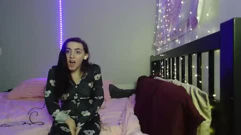 pink_tv online show from 11-25-25, 02:44