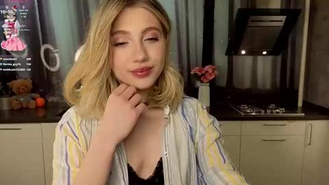 Adele online show from 02-11-25, 11:21