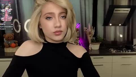 Adele online show from 02-27-25, 12:02